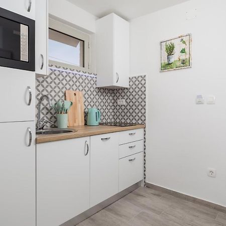 Studio Apartman Rozi Опатія Екстер'єр фото